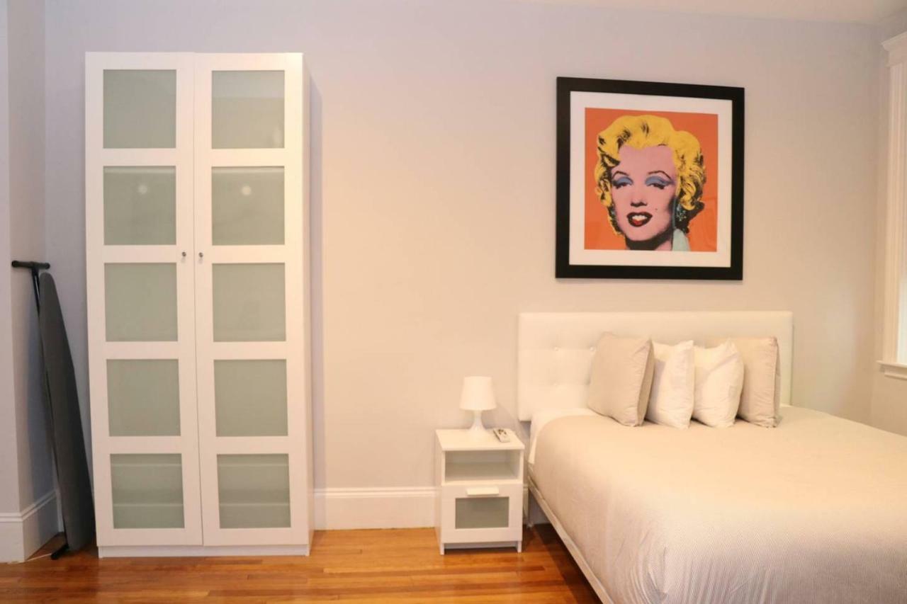A Stylish Stay W/ A Queen Bed, Heated Floors.. #15 Brookline Esterno foto