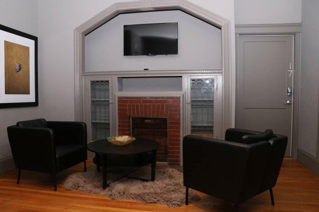 A Stylish Stay W/ A Queen Bed, Heated Floors.. #15 Brookline Esterno foto